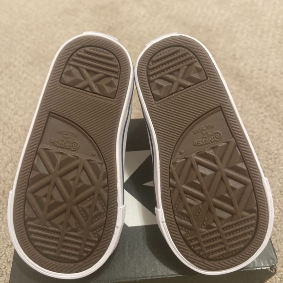 converse - Picture 4 of 4